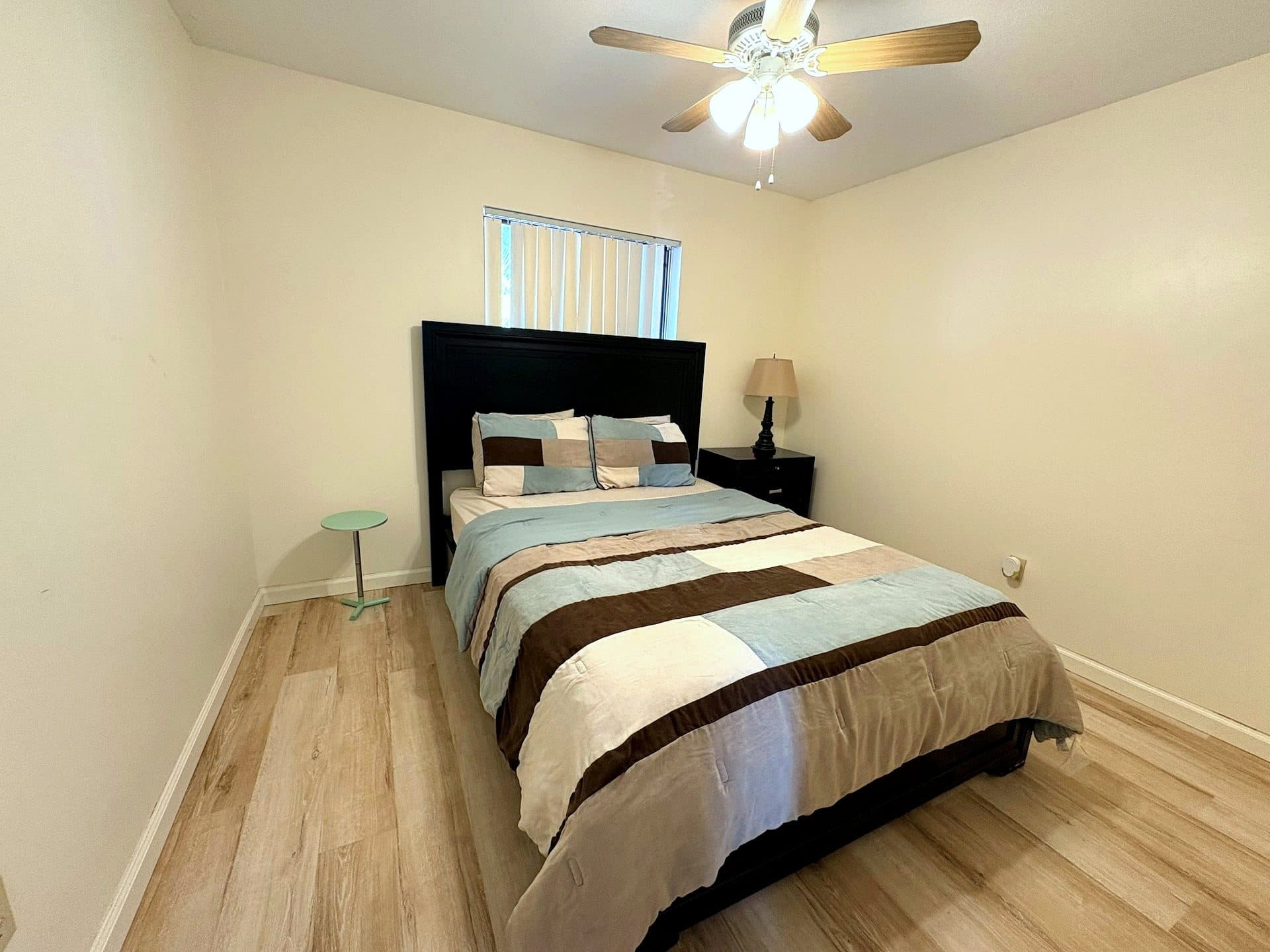 Second bedroom with queen bed